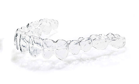 Zahnarztpraxis Dr. Isabel Selmair - München, Schwabing / Schienentherapie, Aligner Therapie